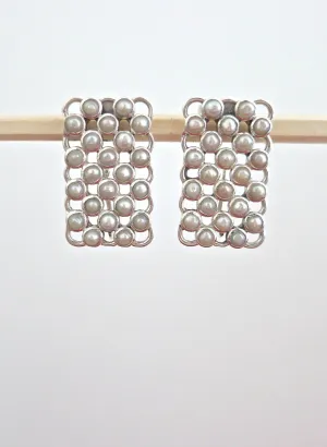 Elegant rectangular pearl earrings