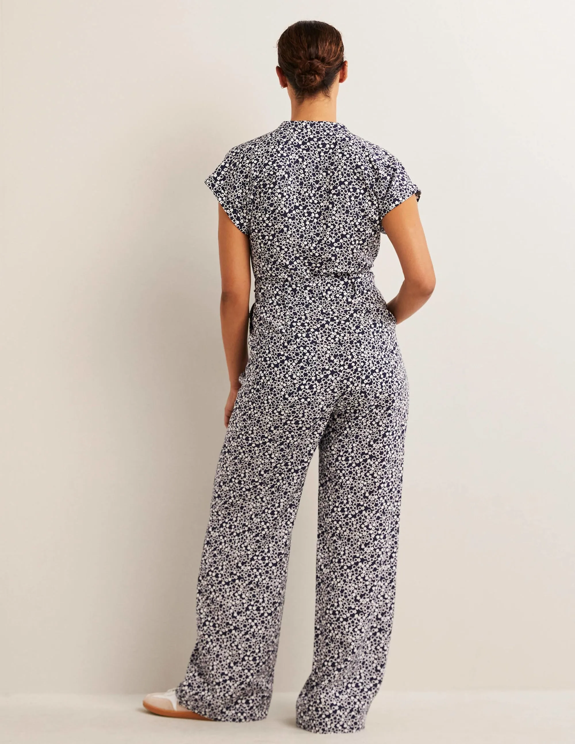Jumpsuit mit Bindegürtel-Navy, Blumenmuster