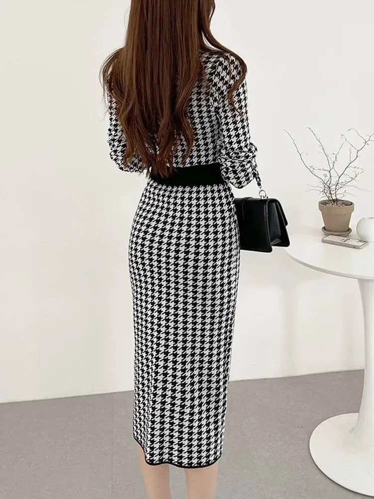 Vintage Knit V-Neck Bodycon Midi Dress Elegant Office Dress with Buttons
